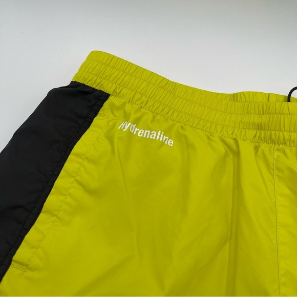 The North Face Men’s Large Hydrenaline Shorts Windwall Black Green Waterproof - Picture 4 of 12